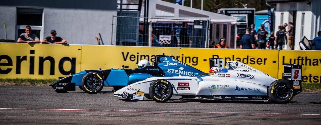 Malthe i nærkamp med Mikkel Grundtvig
(Foto: Formel4.dk)